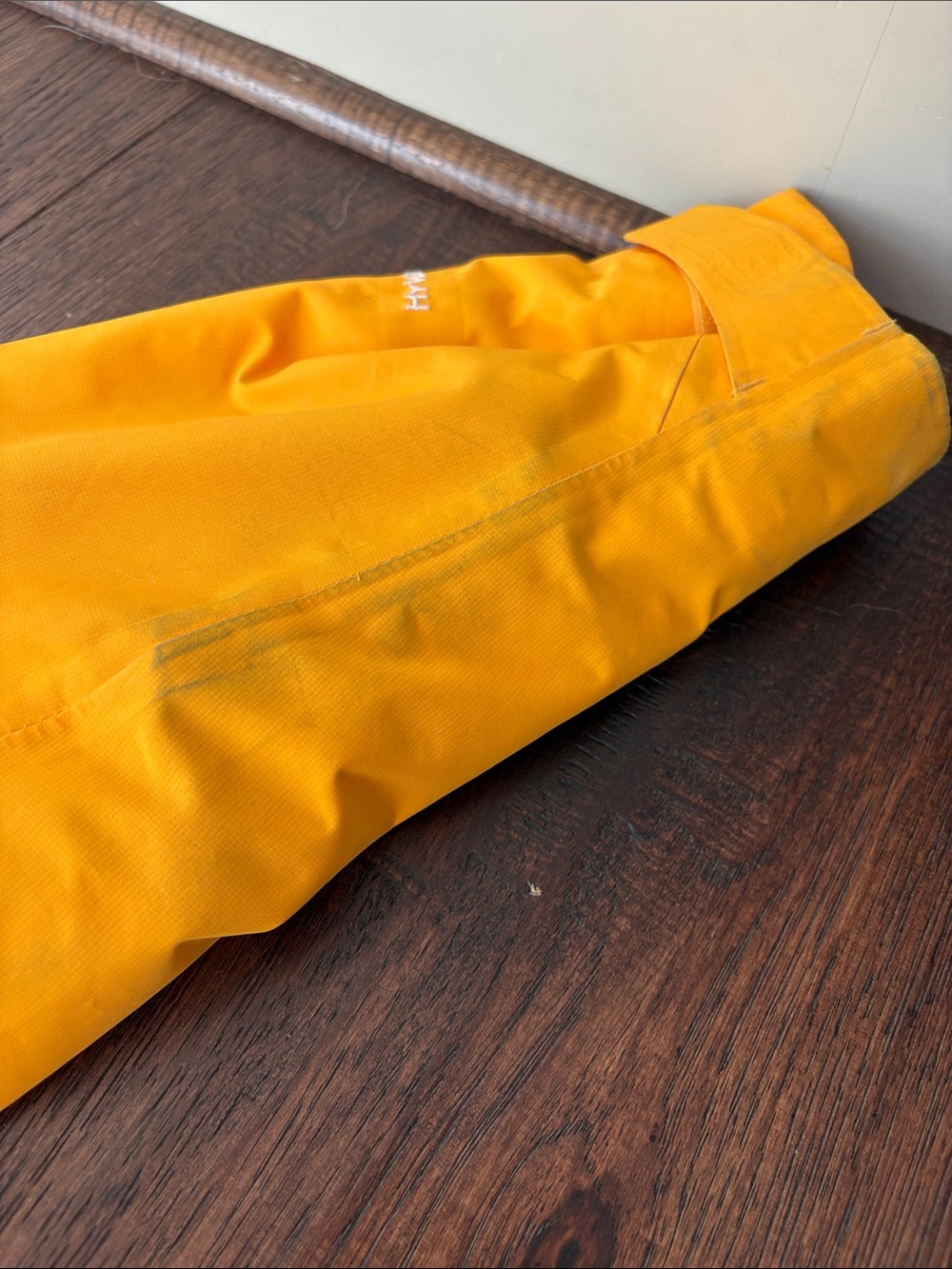 The North Face Men's Bright Yellow Hooded Ski and Snowboard Jacket - Size M - Picture 5 of 11